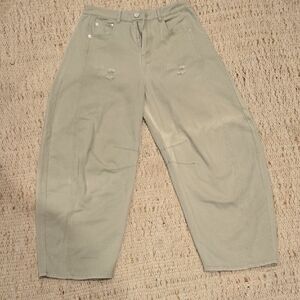 Stylish Wide-Leg Pants in Olive Green